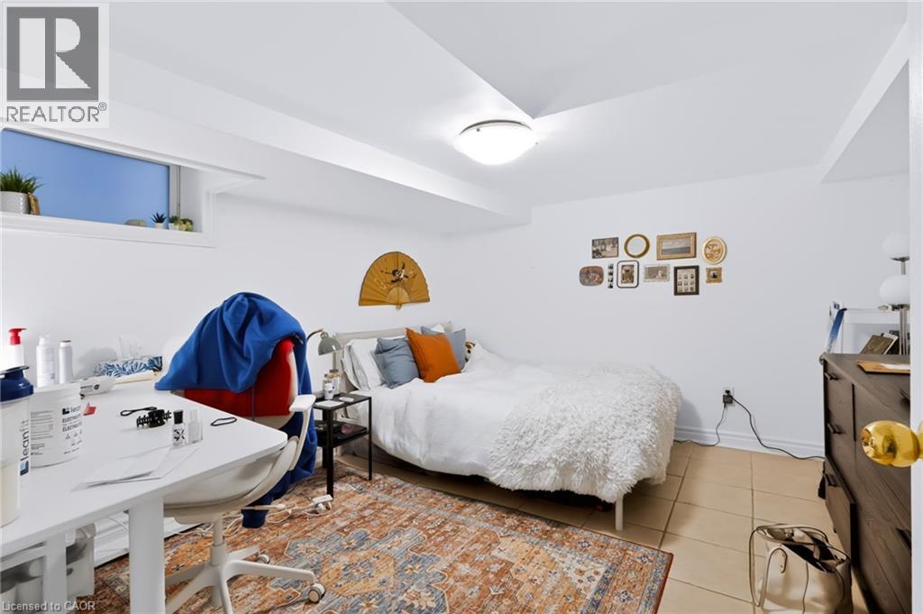 23 Forsyth Avenue S Property Photo 26
