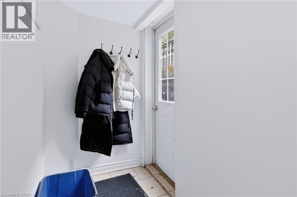 23 Forsyth Avenue S Property Photo 28