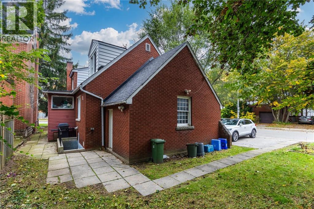 23 Forsyth Avenue S Property Photo 33