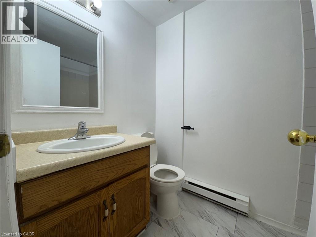 32 Ralgreen Crescent Unit# 4 Property Photo 5