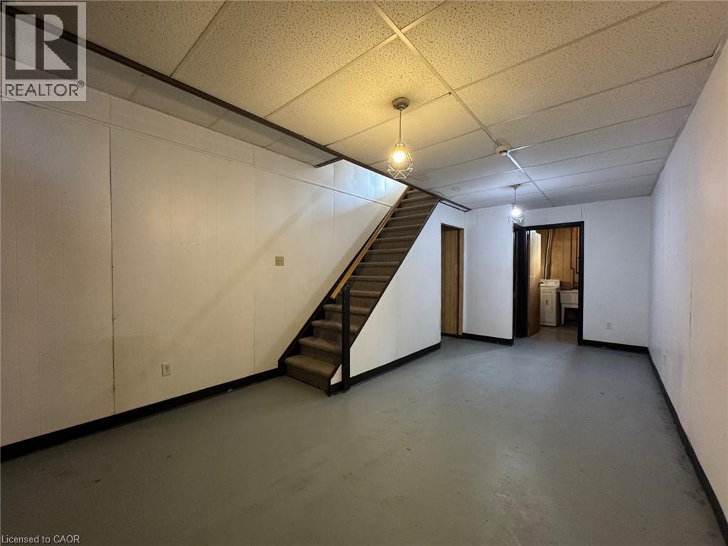 32 Ralgreen Crescent Unit# 4 Property Photo 13