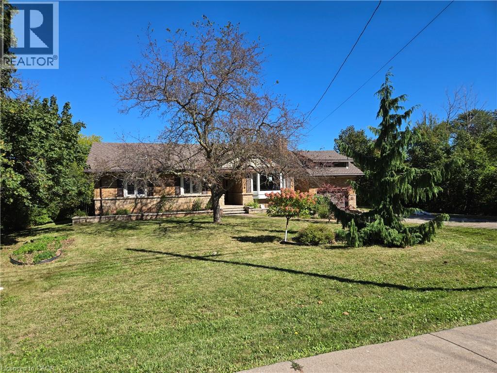 538 Main Street W Property Photo 1