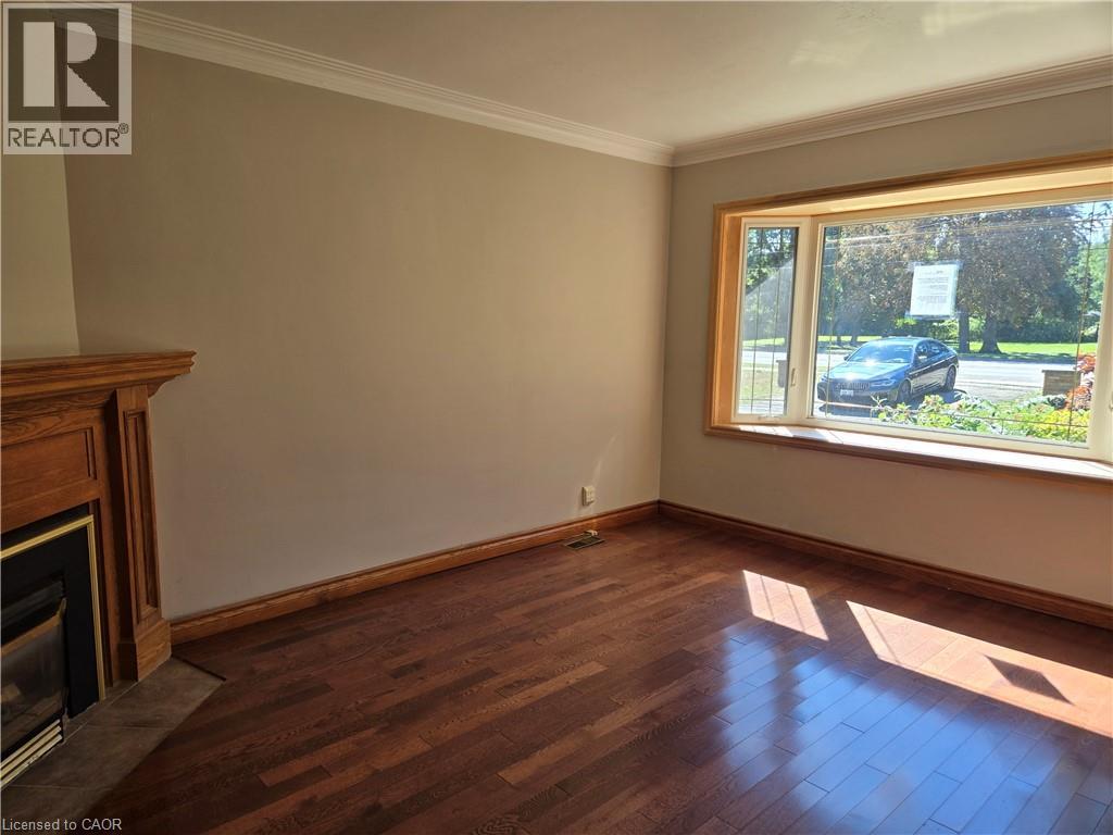 538 Main Street W Property Photo 5