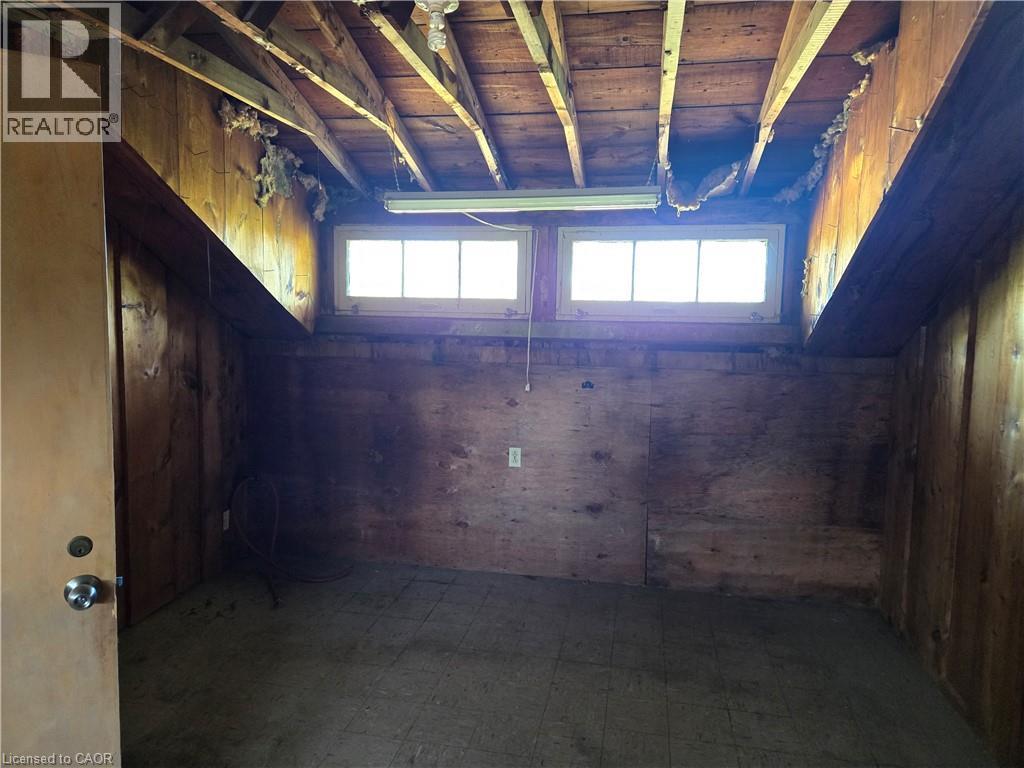 538 Main Street W Property Photo 12