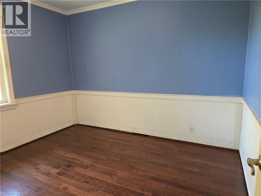 538 Main Street W Property Photo 19