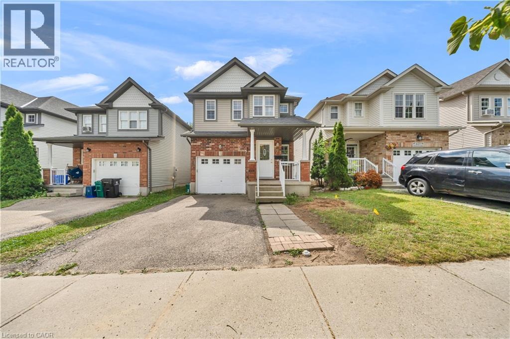 425 Speckled Alder Street Property Photo 2