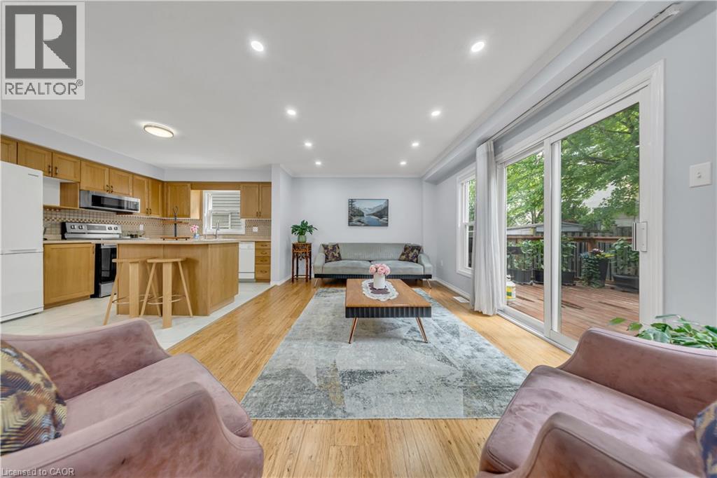 425 Speckled Alder Street Property Photo 8