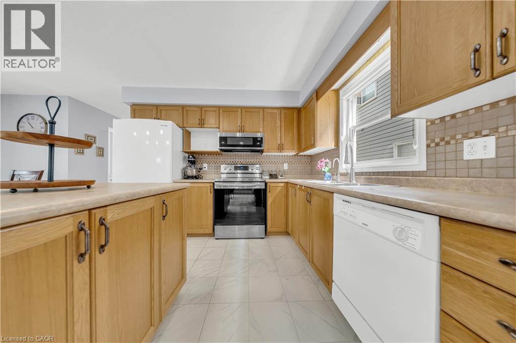 425 Speckled Alder Street Property Photo 10