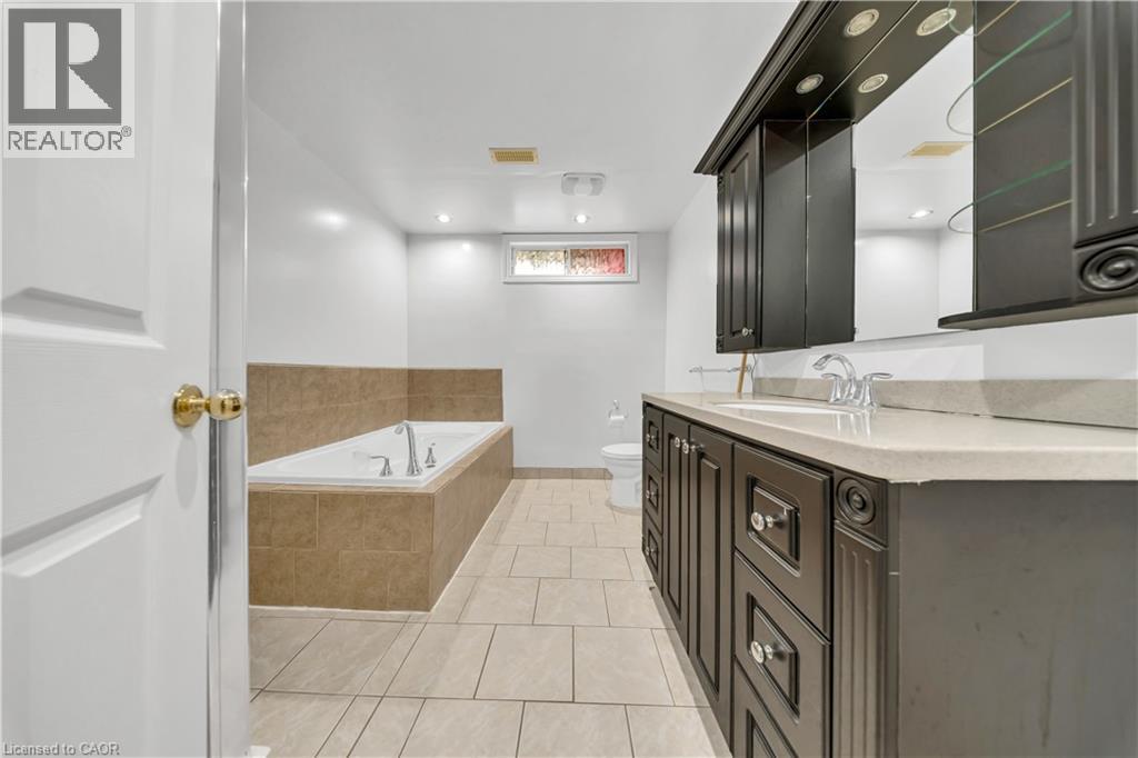 425 Speckled Alder Street Property Photo 37