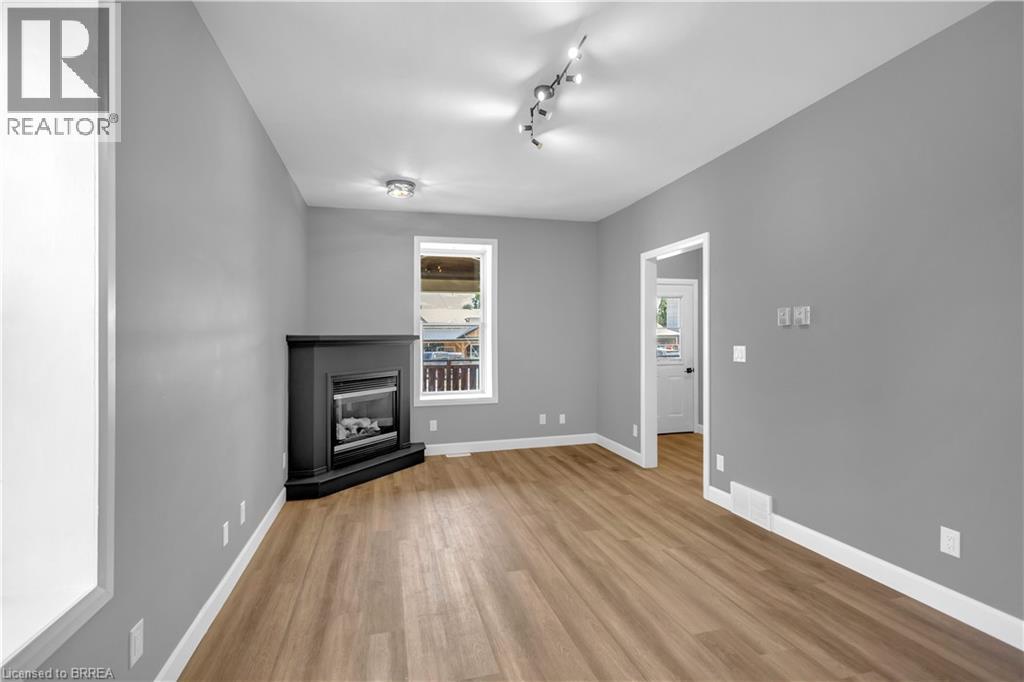 34 Young Street Property Photo 13