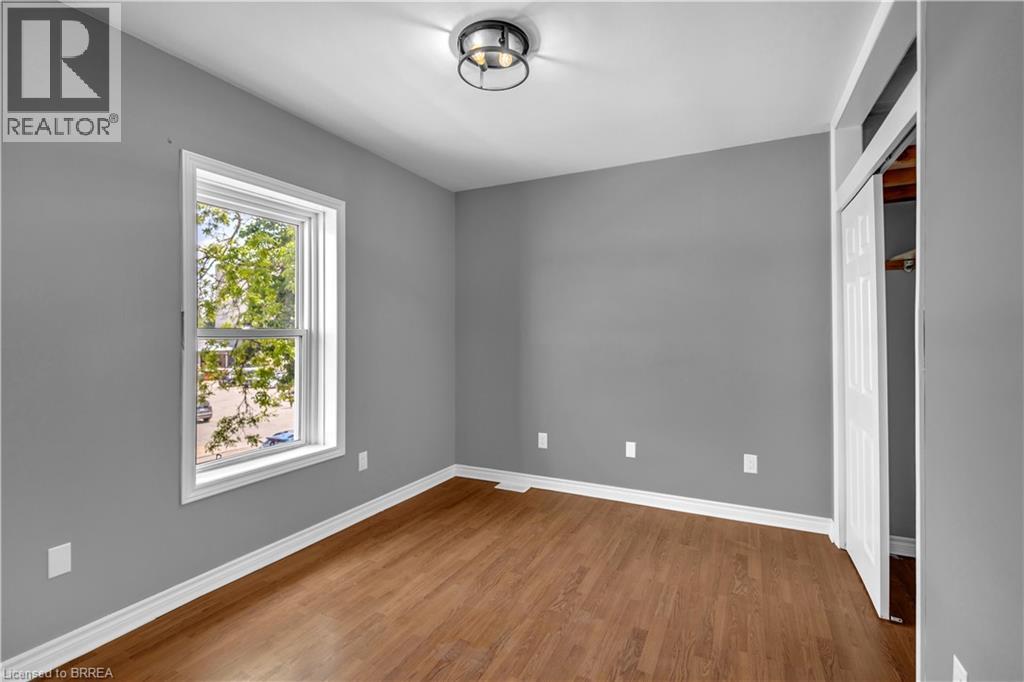 34 Young Street Property Photo 16