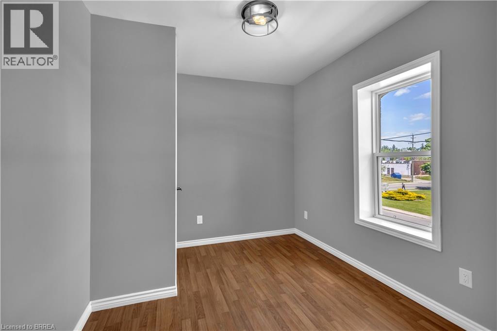 34 Young Street Property Photo 20