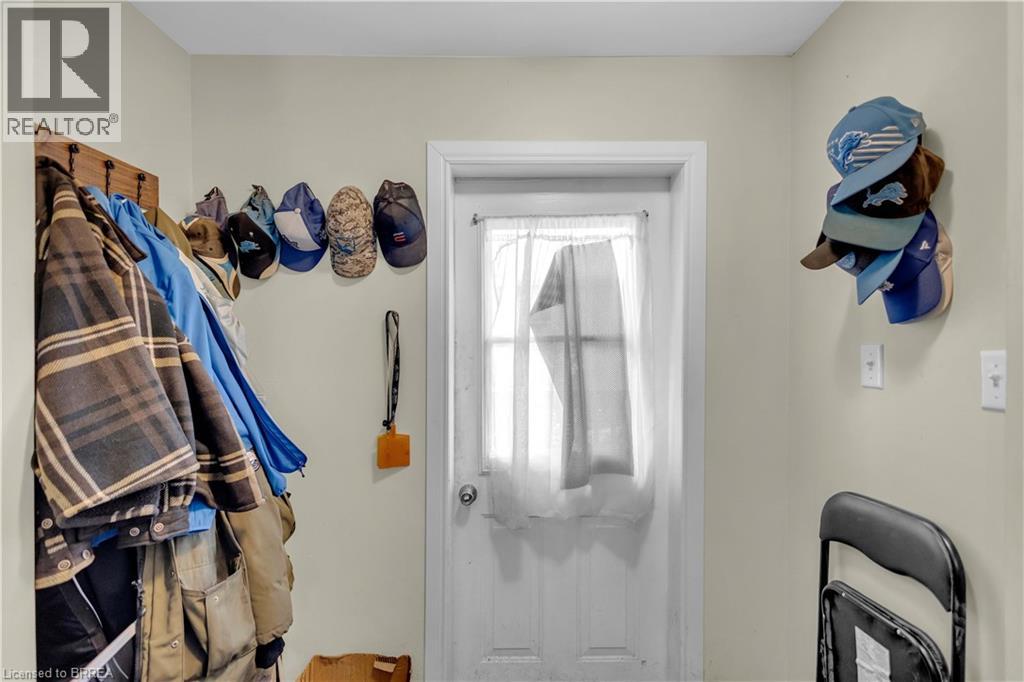 34 Young Street Property Photo 22