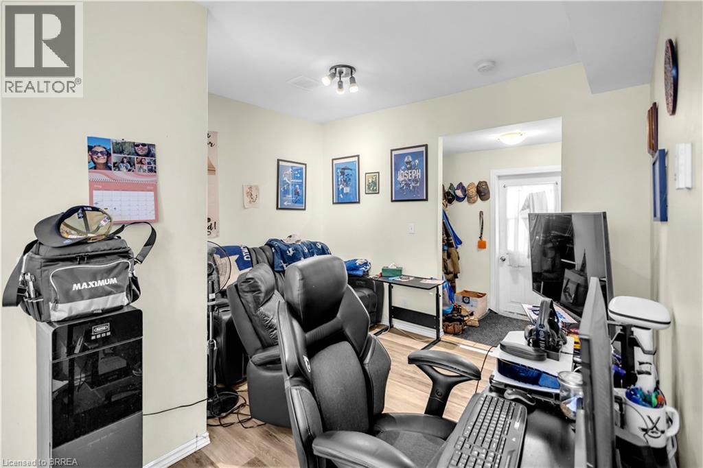 34 Young Street Property Photo 23