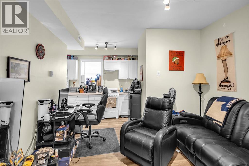 34 Young Street Property Photo 24