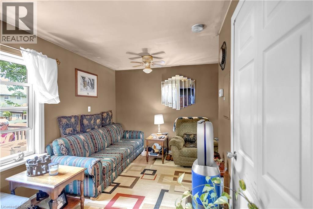 34 Young Street Property Photo 31