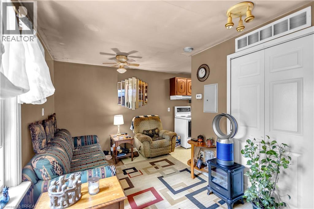 34 Young Street Property Photo 32