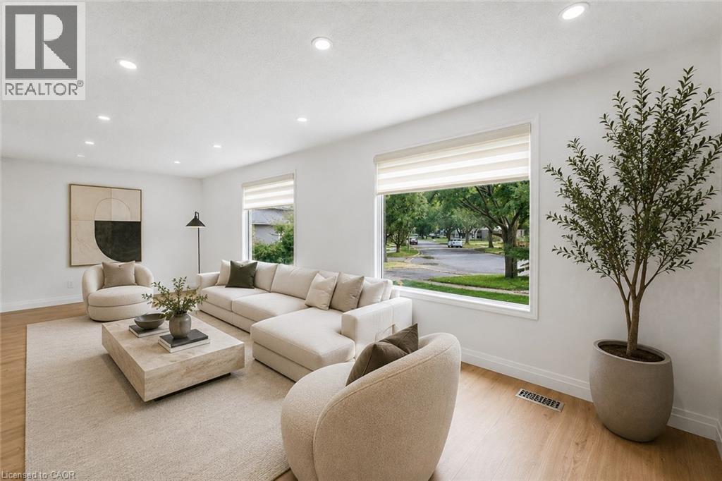 58 Tupper Crescent Unit# Upper Level Property Photo 3