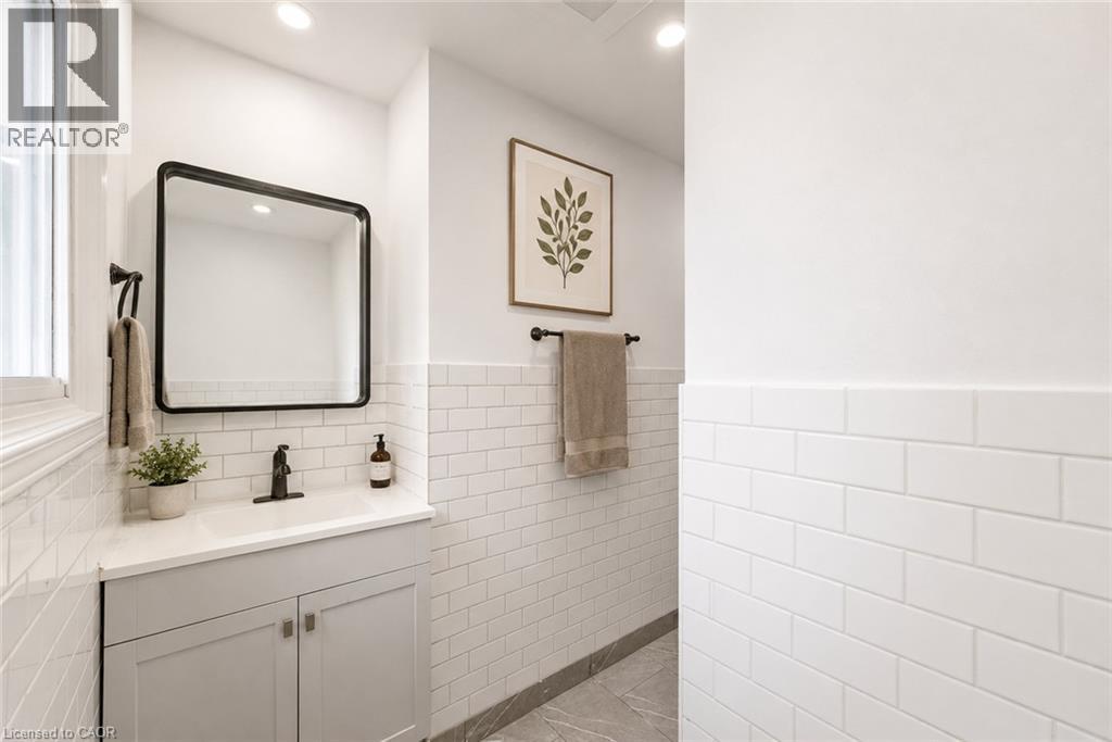 58 Tupper Crescent Unit# Upper Level Property Photo 15