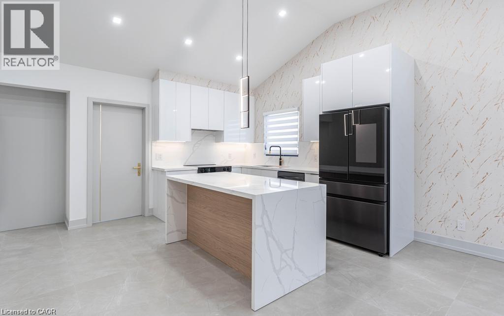 174 Roxborough Avenue Unit# Upper Property Photo 6