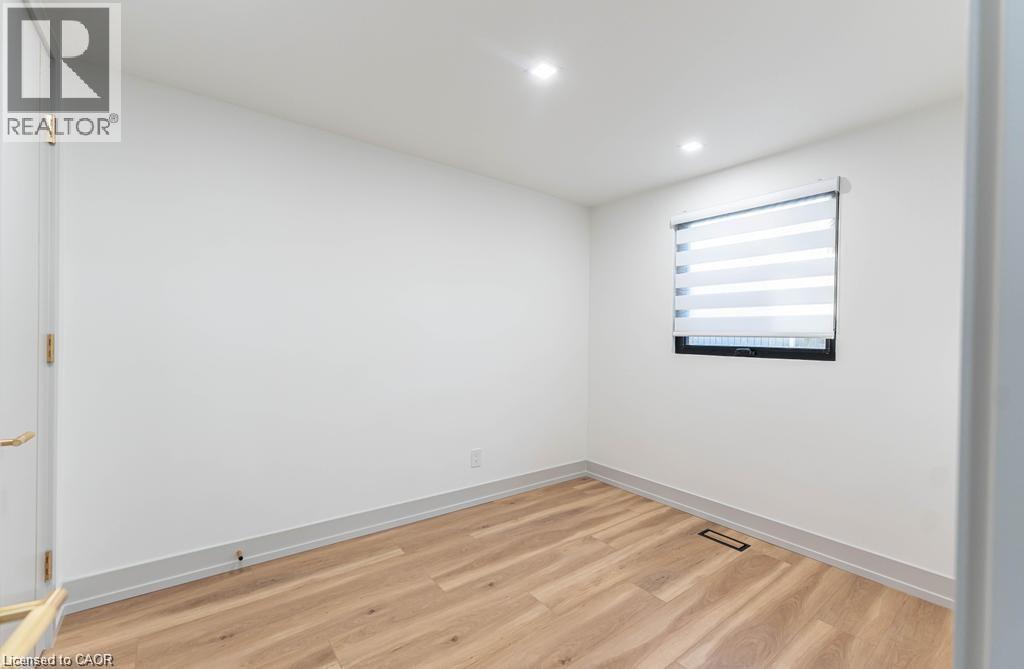 174 Roxborough Avenue Unit# Upper Property Photo 13