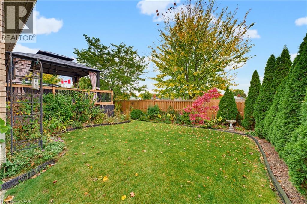 39 Oak Crescent Property Photo 34