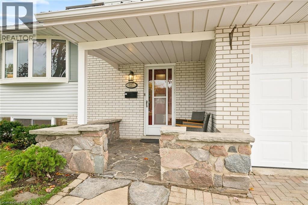 127 Gay Crescent Property Photo 3