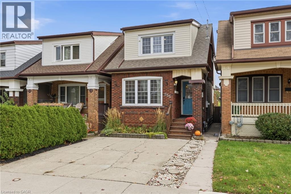255 Ottawa Street S Property Photo 3