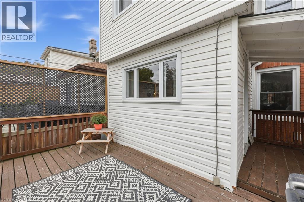 255 Ottawa Street S Property Photo 31