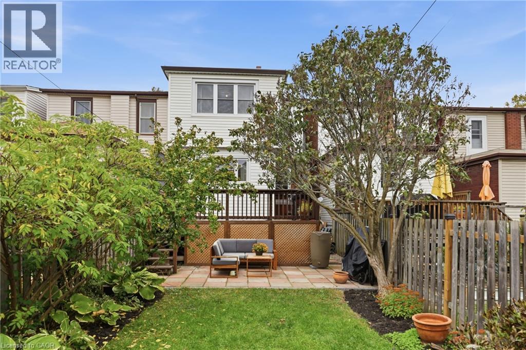 255 Ottawa Street S Property Photo 35