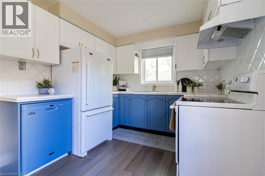336 Jackson Street W Property Photo 16