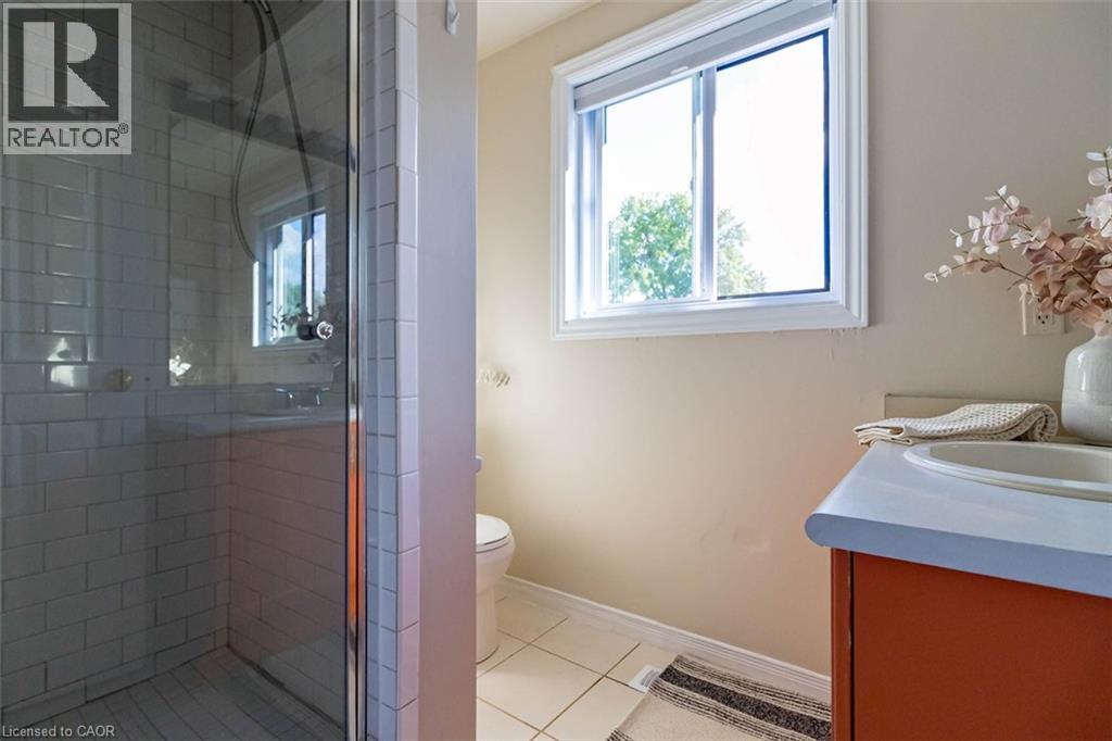 336 Jackson Street W Property Photo 24