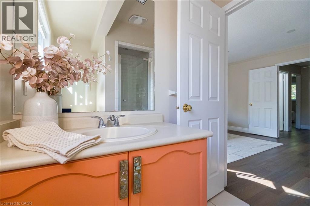 336 Jackson Street W Property Photo 25