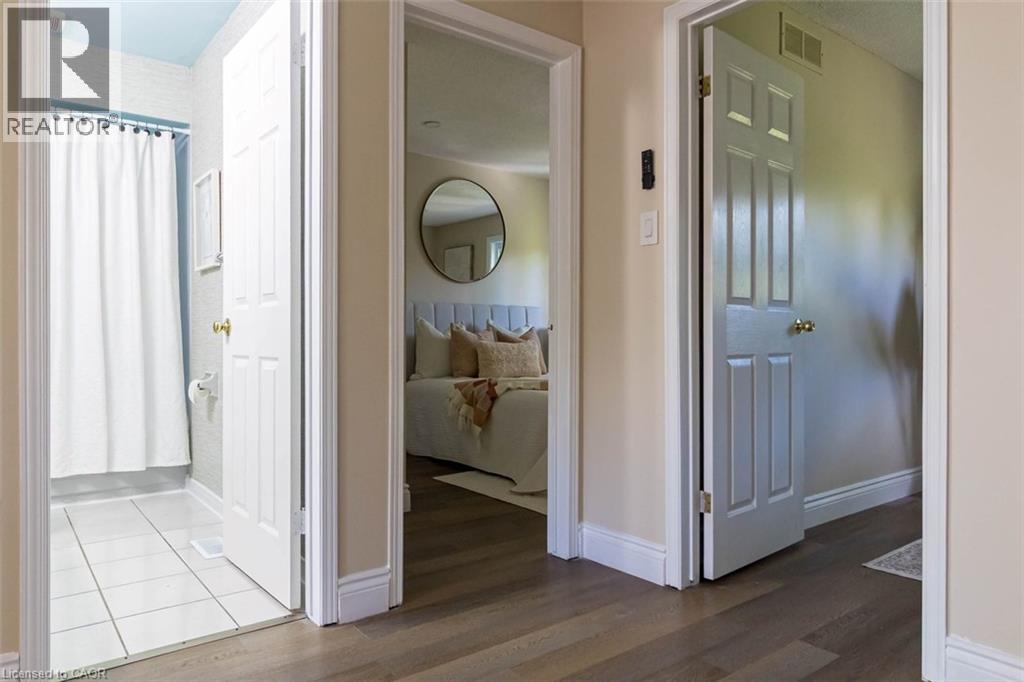 336 Jackson Street W Property Photo 26