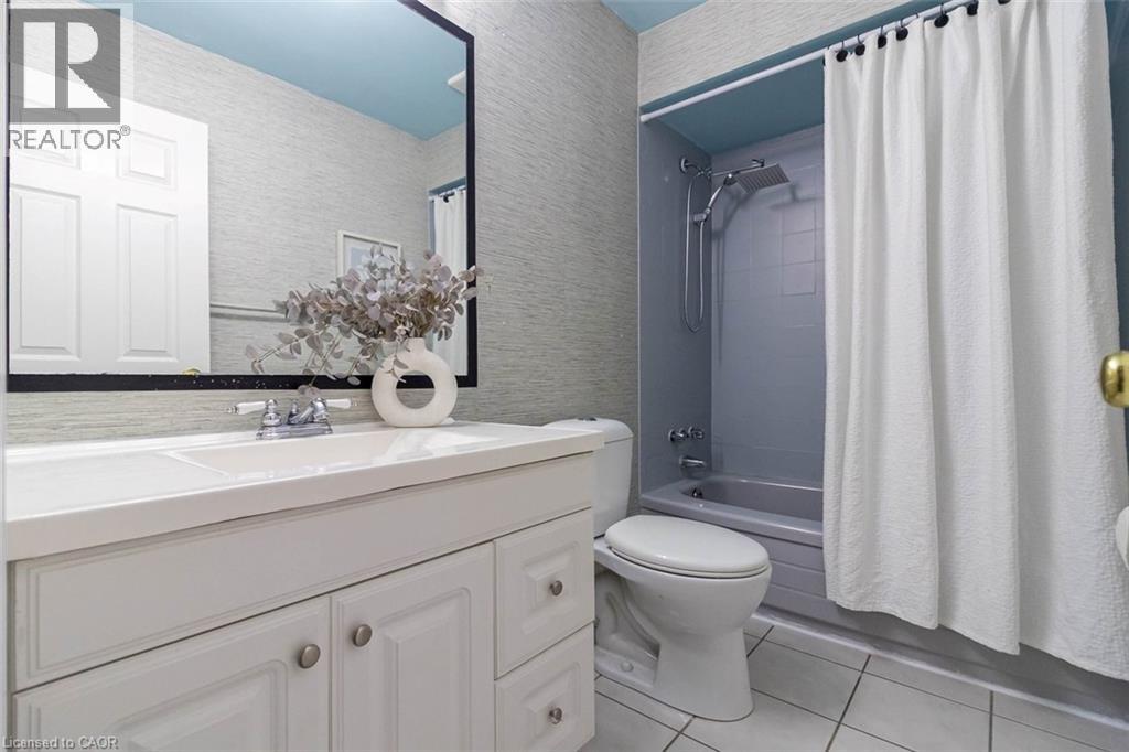 336 Jackson Street W Property Photo 28