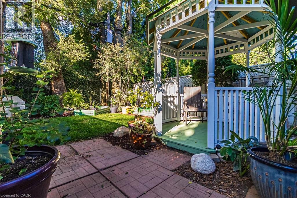 336 Jackson Street W Property Photo 45