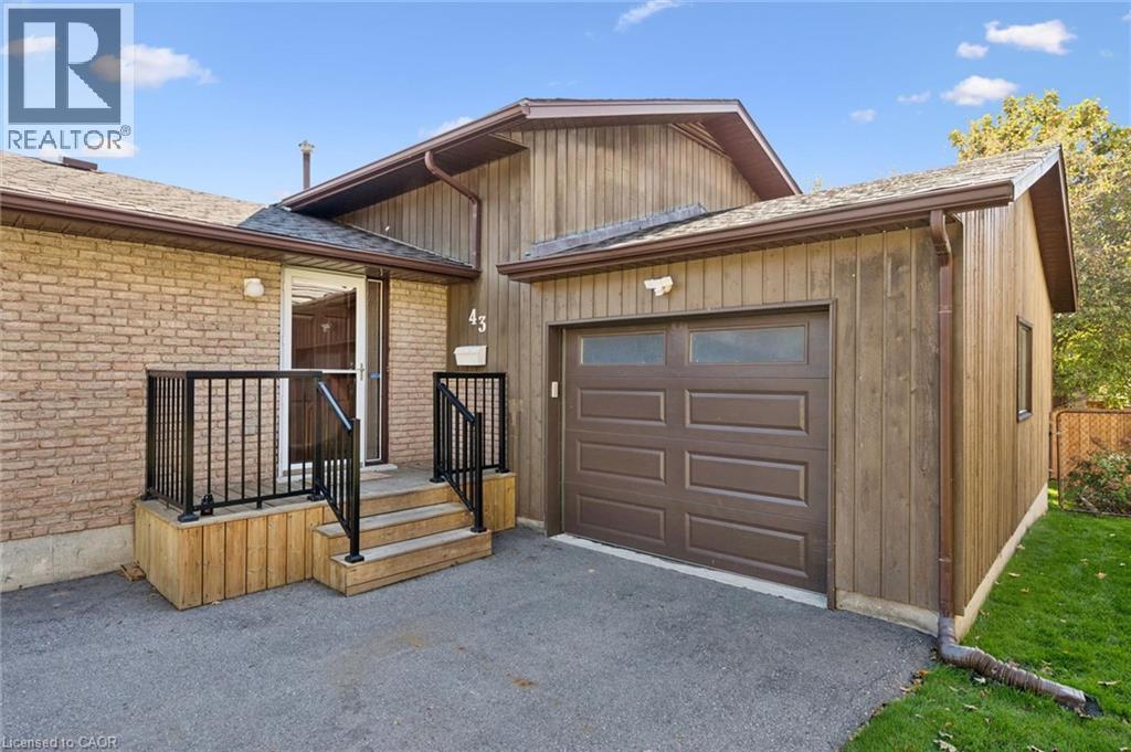 43 Lewis Crescent Property Photo 4