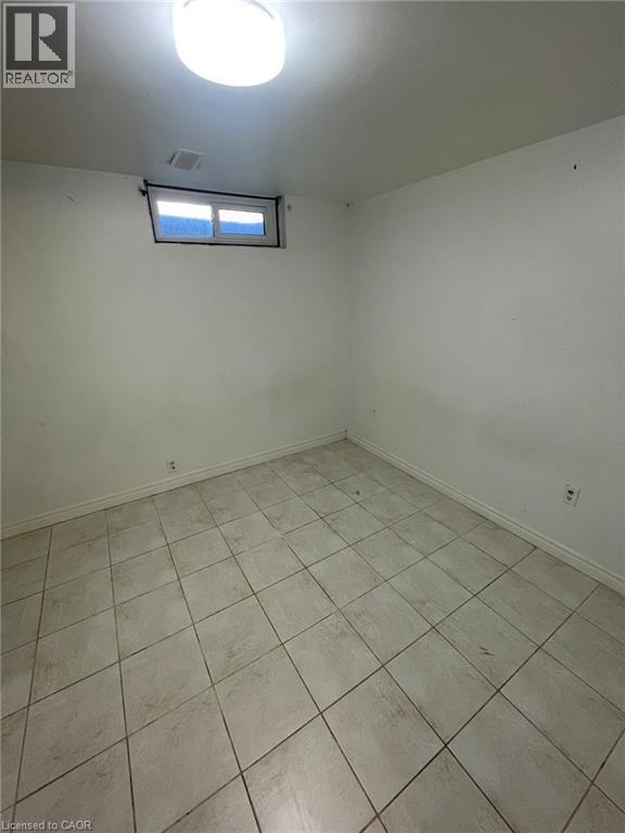 190 Cedarvale Crescent Unit# Lower Property Photo 3
