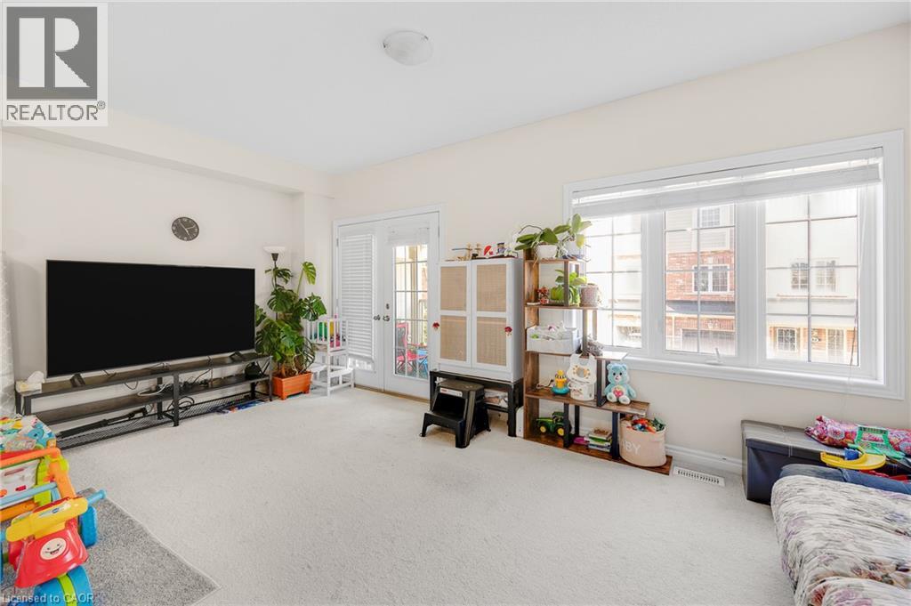88 Decorso Drive Unit# 80 Property Photo 15