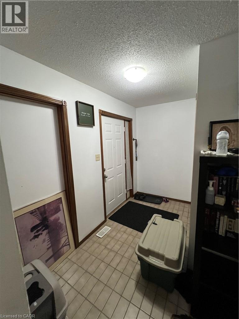 1834 Coronation Boulevard Property Photo 2