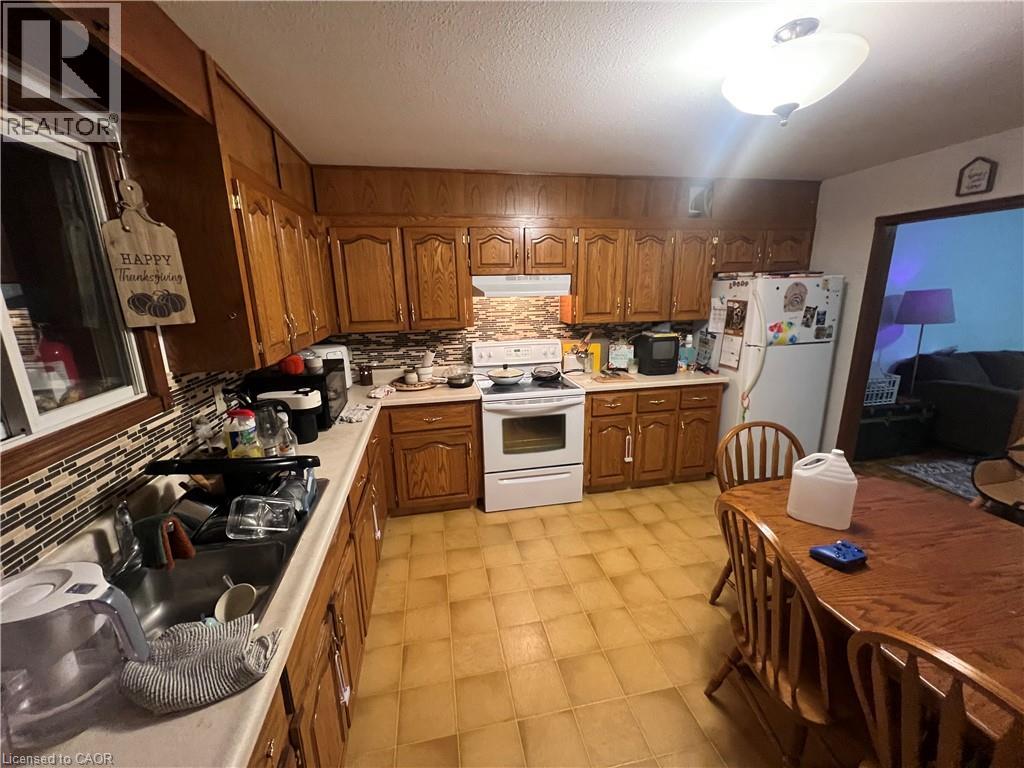 1834 Coronation Boulevard Property Photo 3
