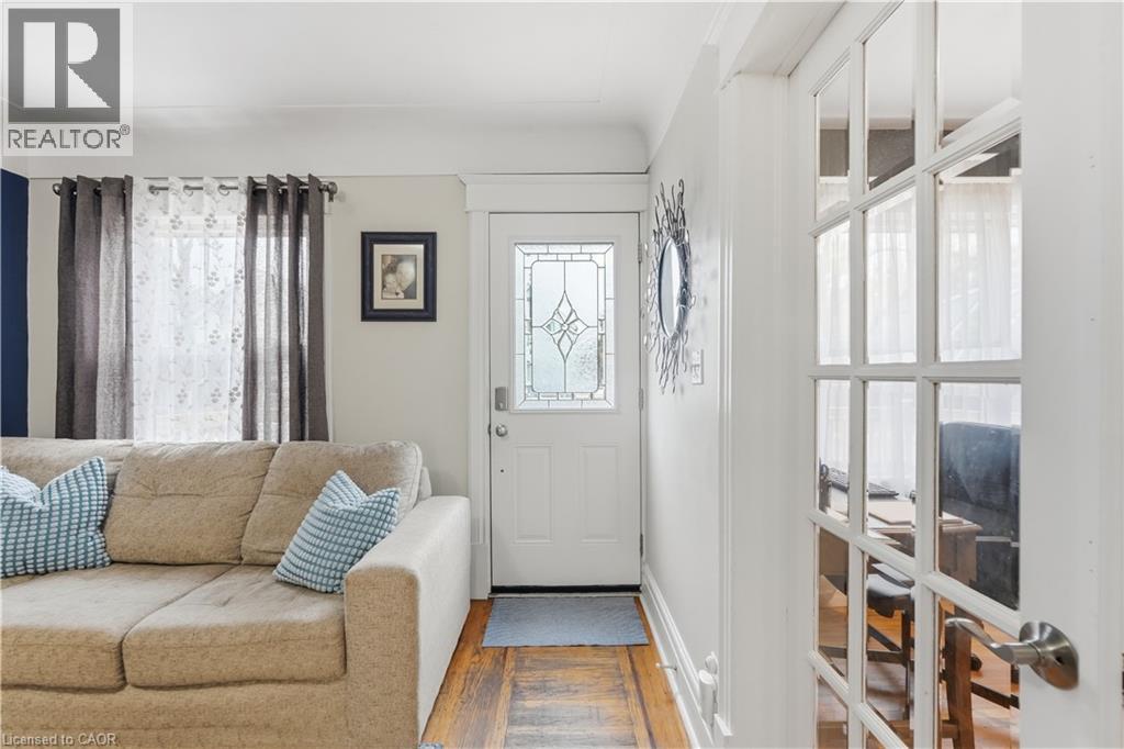 90 London Street N Property Photo 7