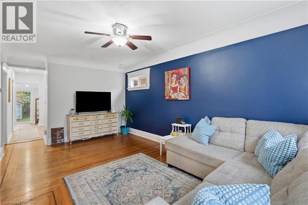 90 London Street N Property Photo 8