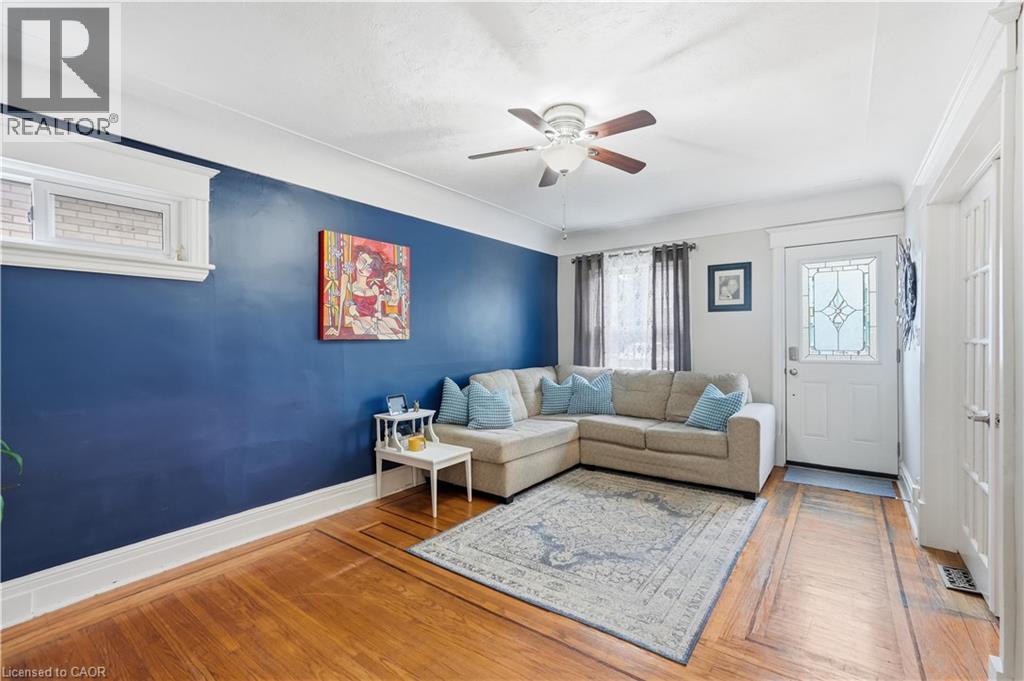90 London Street N Property Photo 9