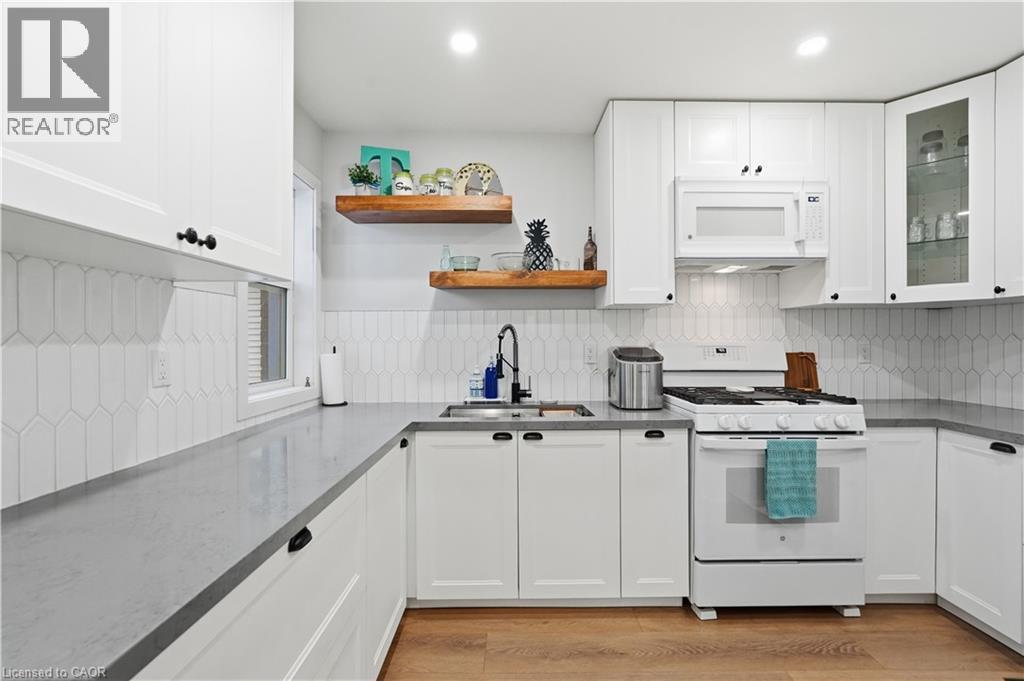 90 London Street N Property Photo 16