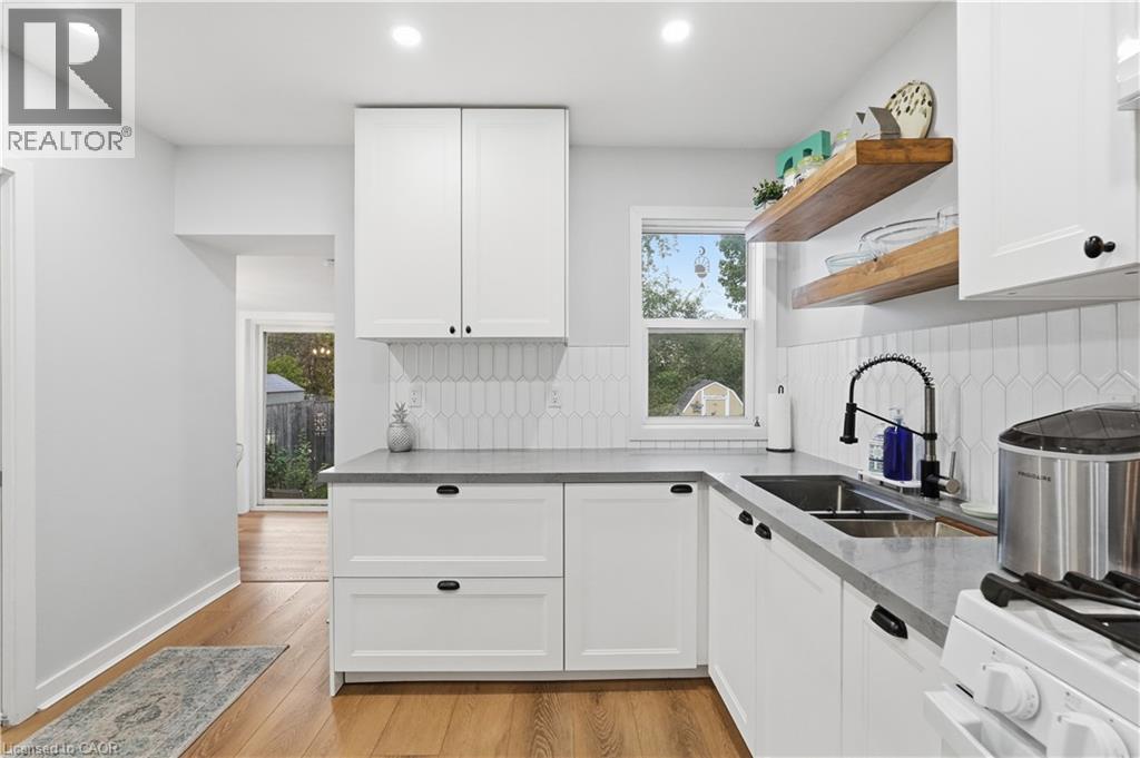 90 London Street N Property Photo 18
