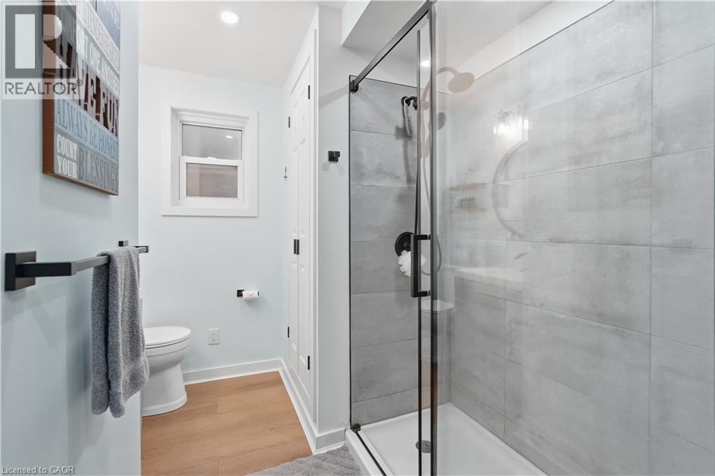 90 London Street N Property Photo 24