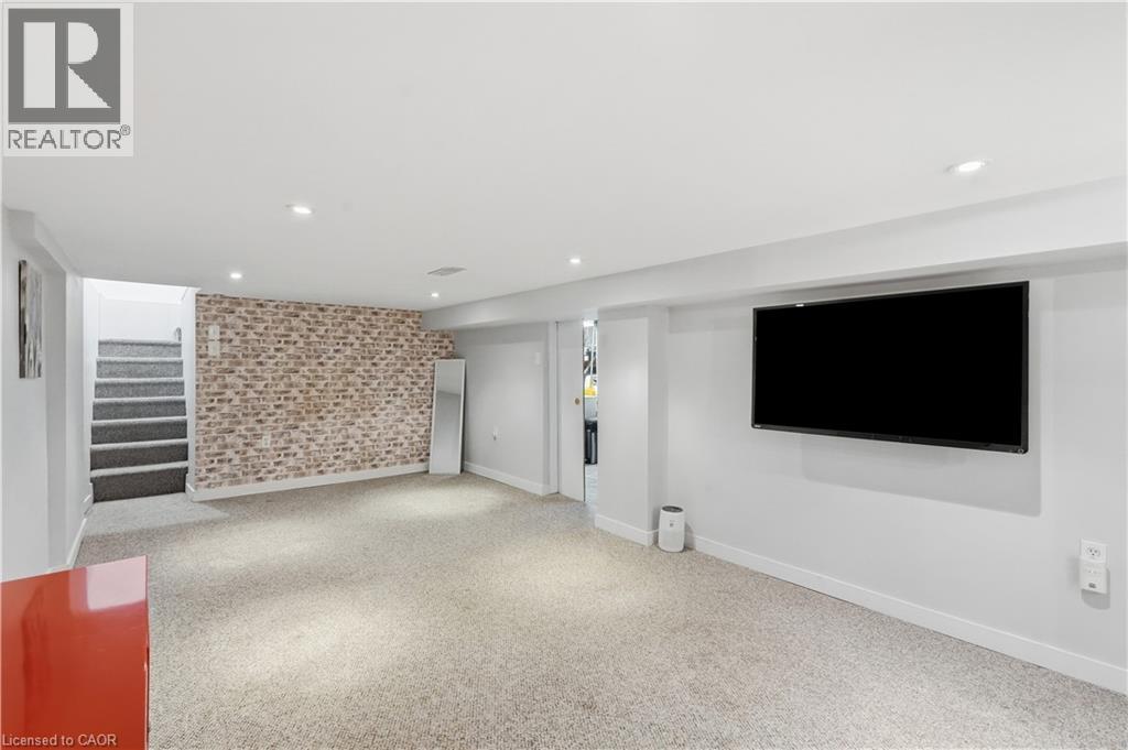 90 London Street N Property Photo 31