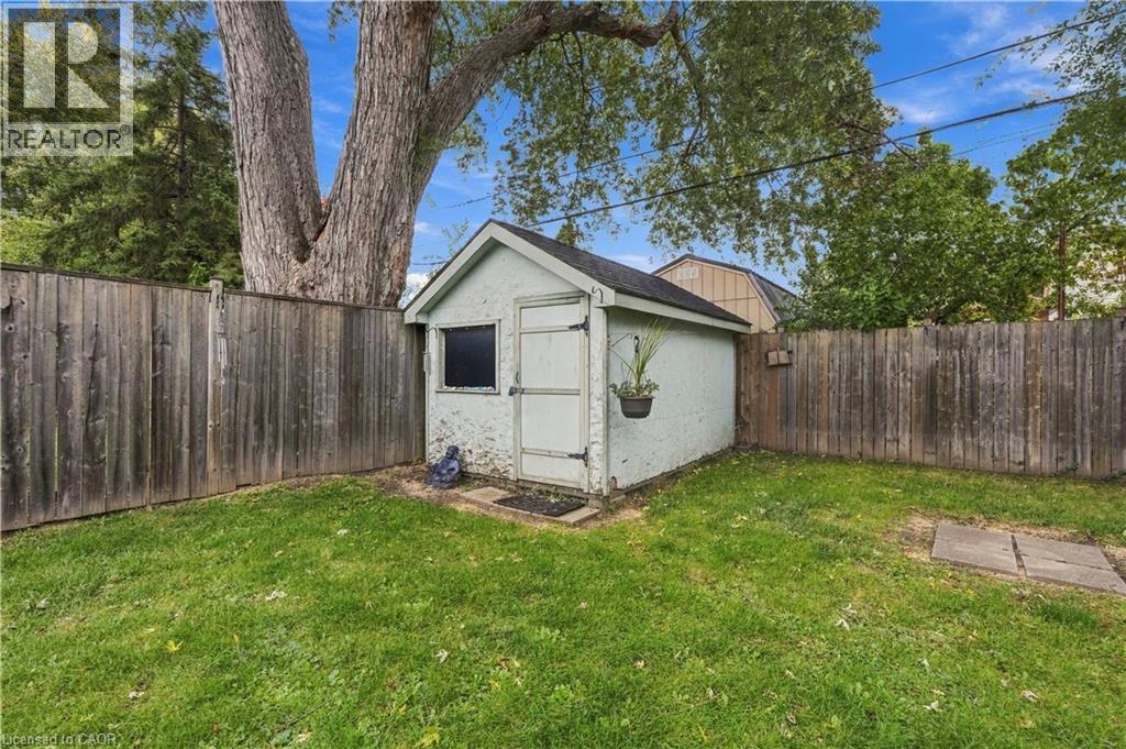 90 London Street N Property Photo 42