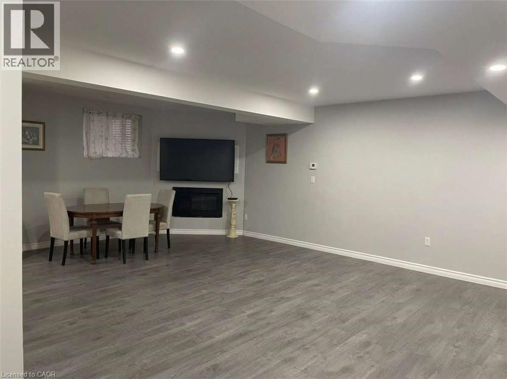 9 Pursel Street Property Photo 8